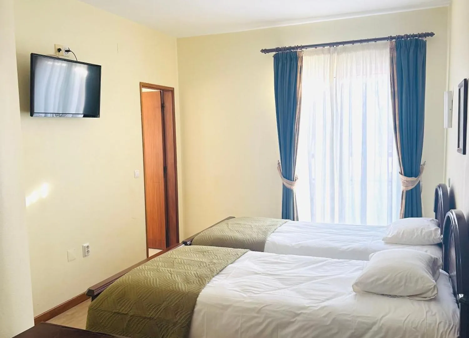 Residencial Santo António Hotel Santa Cruz - Madeira Casa de hóspedes