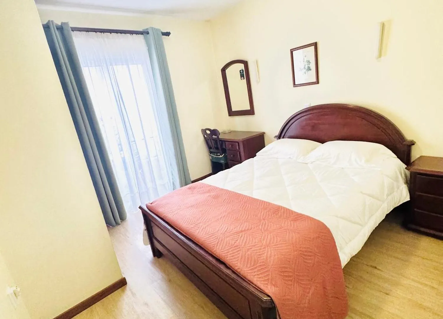 Residencial Santo Antonio Hotel Santa Cruz  Guest house Santa Cruz (Madeira)